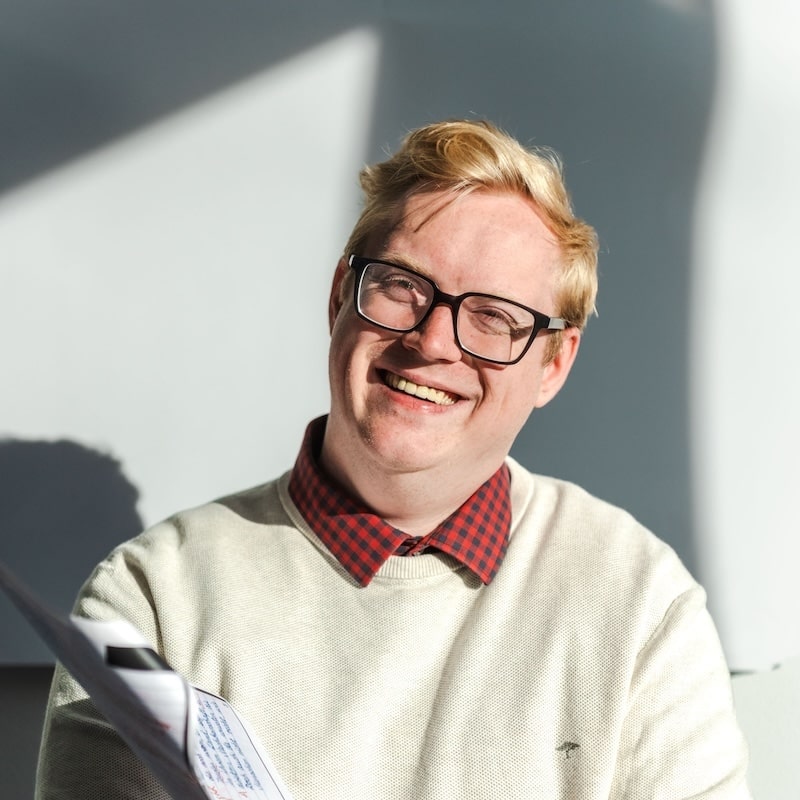 Niklas Reinken Porträt by Maximilian Hofmeister